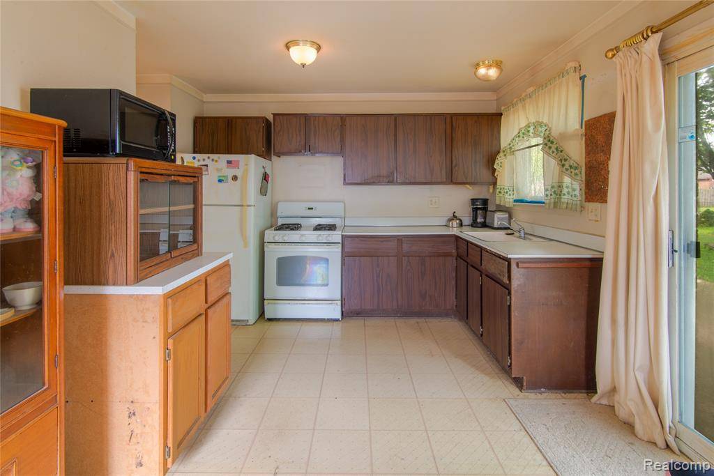 Van Buren, MI 48111,9892 Wheeler Street