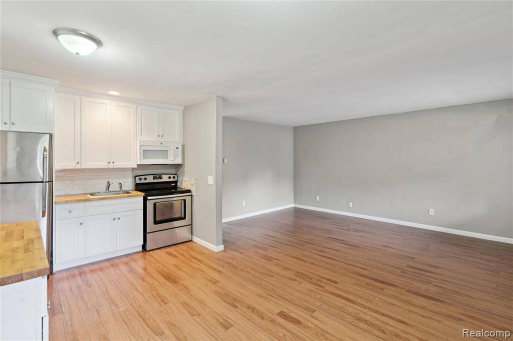 East Lansing, MI 48823,637 Lexington Avenue