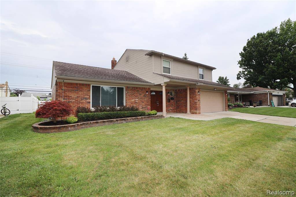 Dearborn Heights, MI 48127,739 Kinloch Street