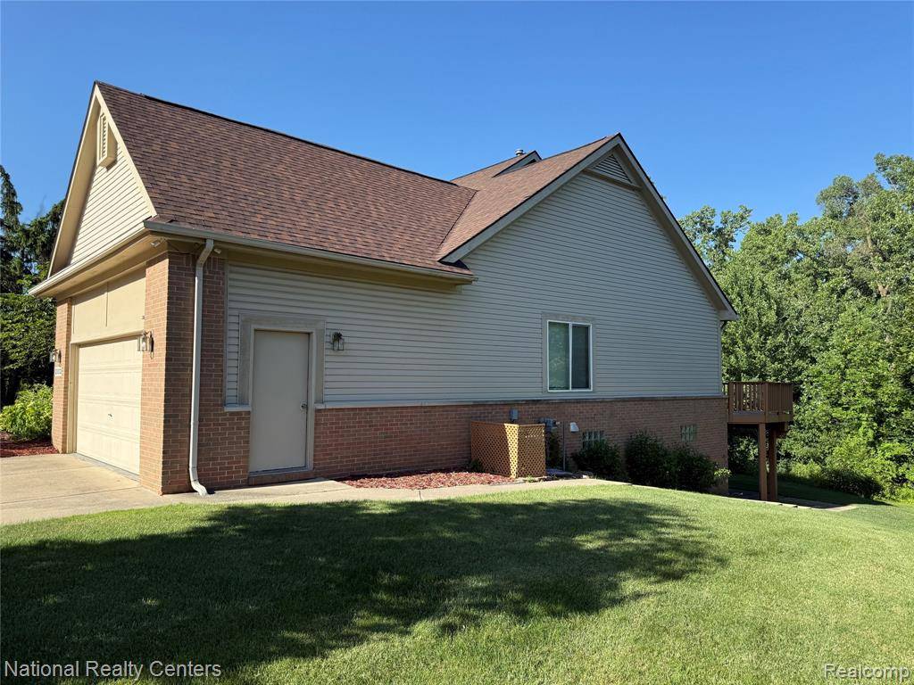 Farmington, MI 48335,23332 Mission Lane