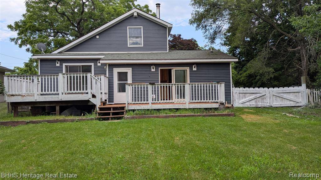 Howell, MI 48843,909 S Michigan Avenue
