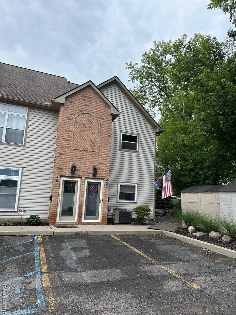 Lake Orion, MI 48362,40 Park Island Drive