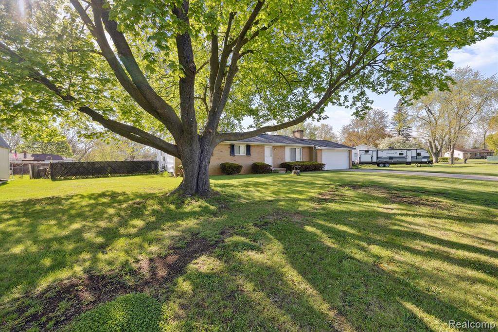 Burton, MI 48529,4421 LAWNWOOD Lane