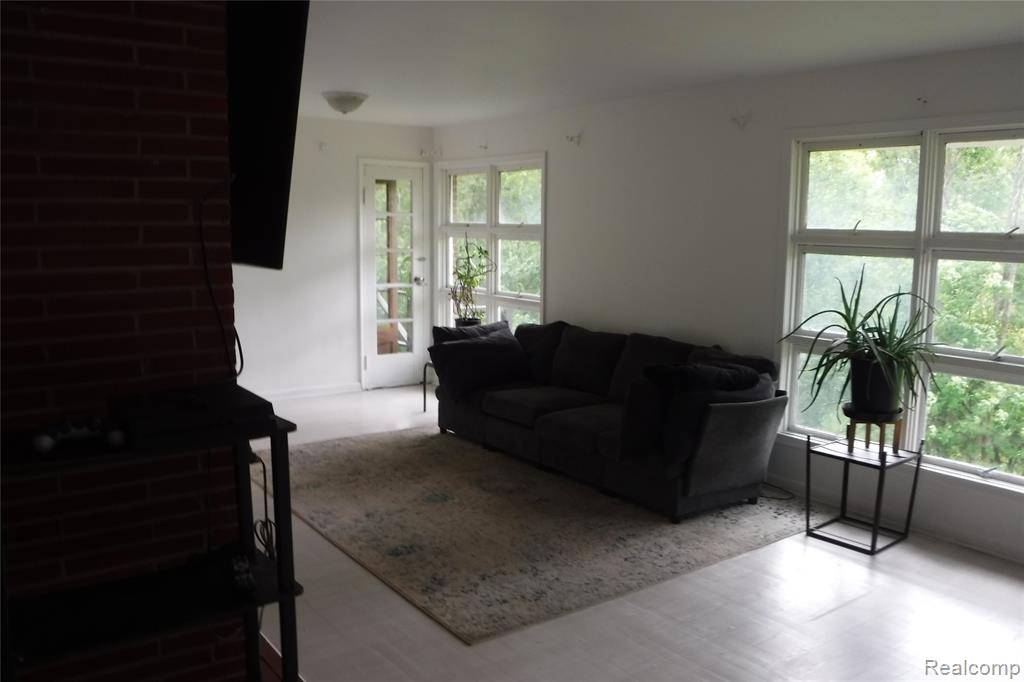 Southfield, MI 48033,25135 Coral Gables Street