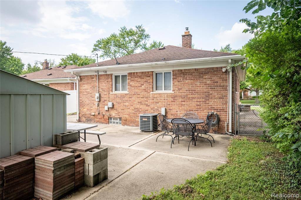 Redford, MI 48239,15654 Denby
