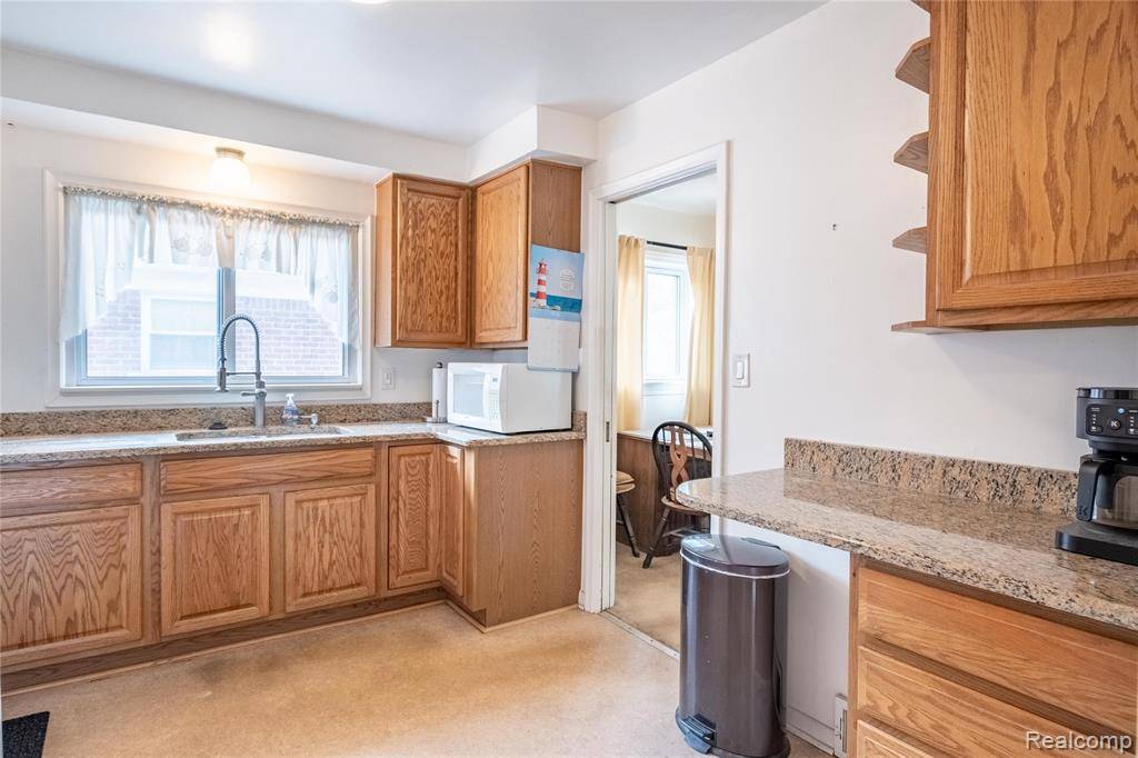 Redford, MI 48239,15654 Denby