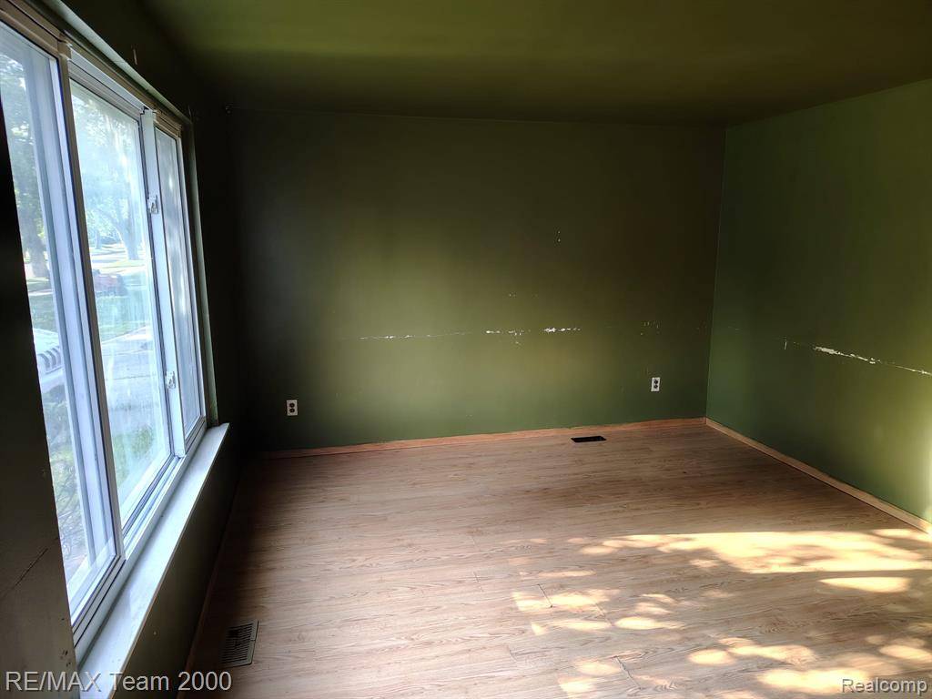 Romulus, MI 48174,15771 Taft Street