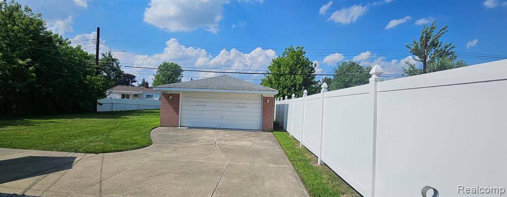 Westland, MI 48186,32200 Grandview Avenue