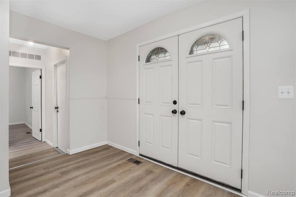 Rochester Hills, MI 48307,684 Abbey Court