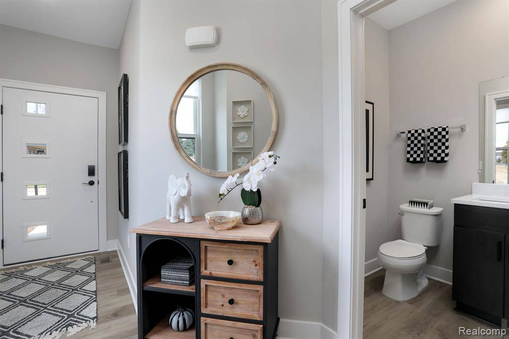 Ann Arbor, MI 48103,3042 Canopy Tree Way