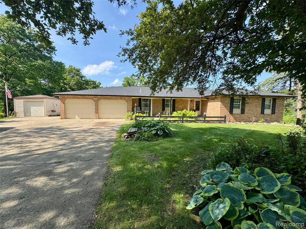 Fenton, MI 48430,12189 DENTONVIEW Drive