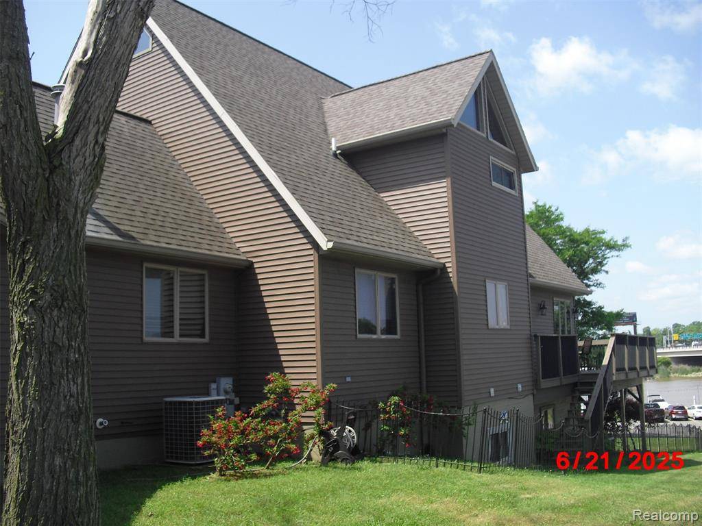 Port Huron, MI 48060,1907 Riverside Drive