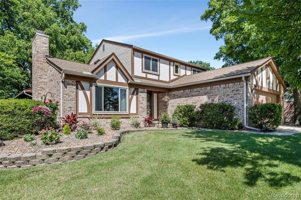 Novi, MI,23719 Harvest Court