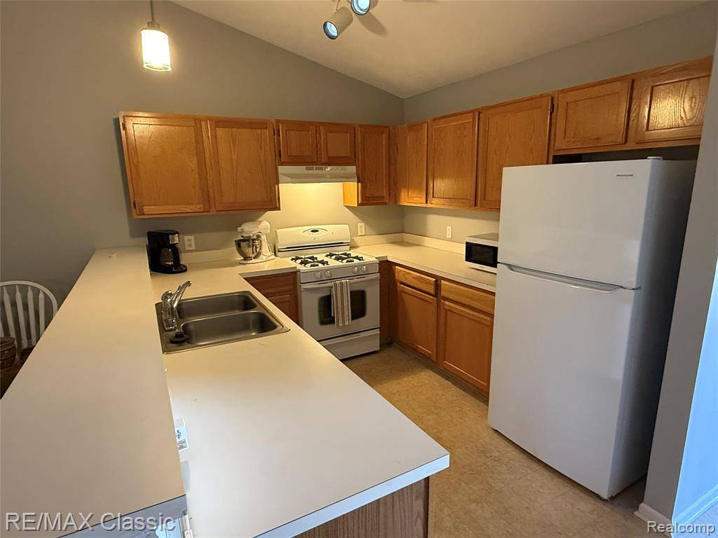 Grand Rapids, MI 49525,3333 Clear Vista NE Court