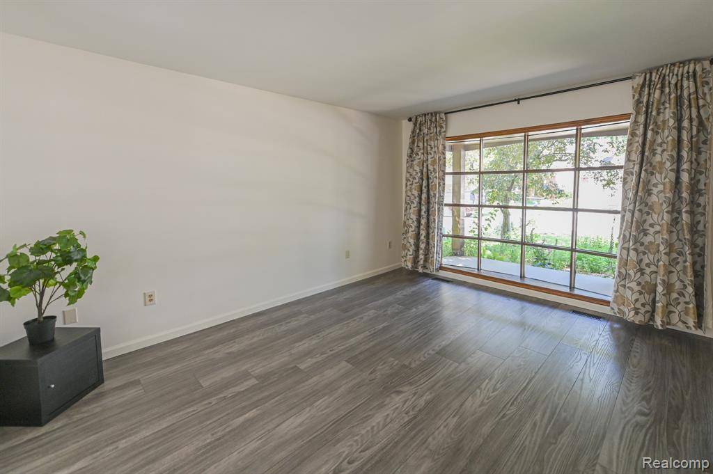 Rochester Hills, MI 48309,611 Ten Point Drive