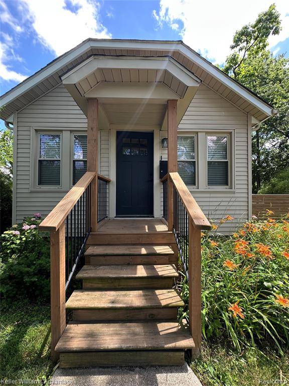 Southfield, MI 48076,30438 Fairfax Street