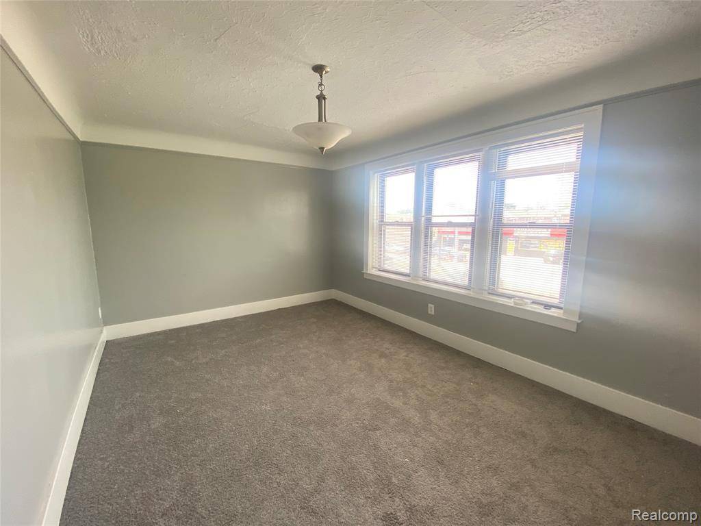 Dearborn, MI 48126,10303 W.WARREN  APPT 1 WARREN Avenue