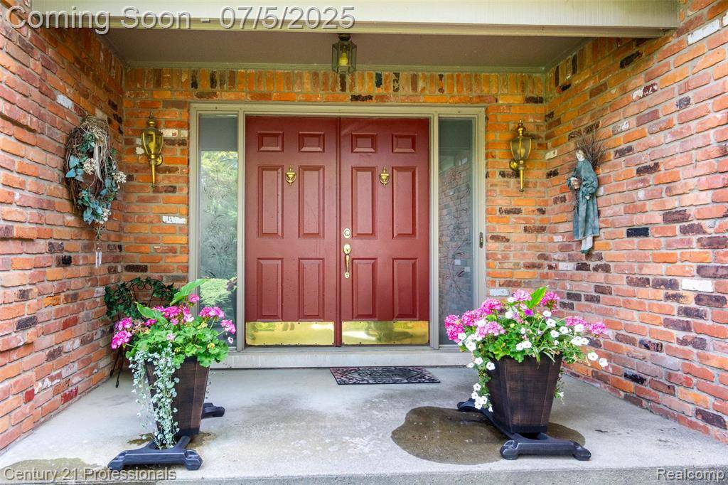 Shelby Twp, MI 48317,6626 Lake Pointe