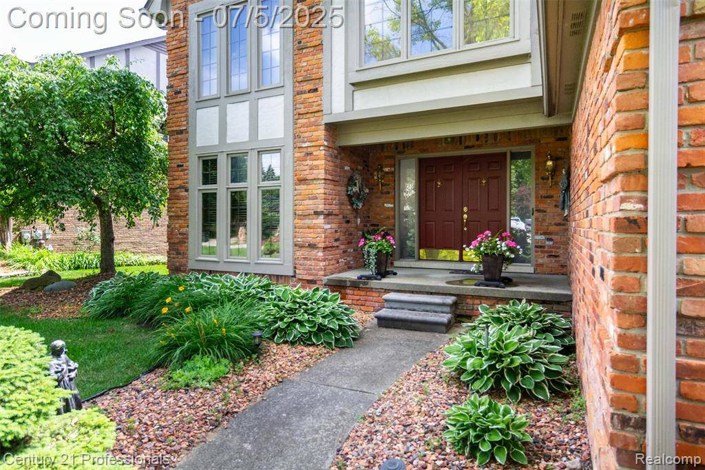 Shelby Twp, MI 48317,6626 Lake Pointe
