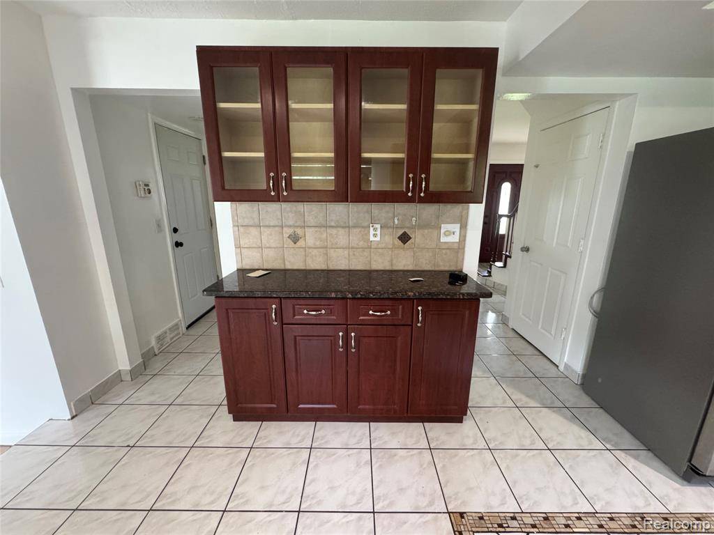 Southfield, MI 48034,28240 Lahser Road