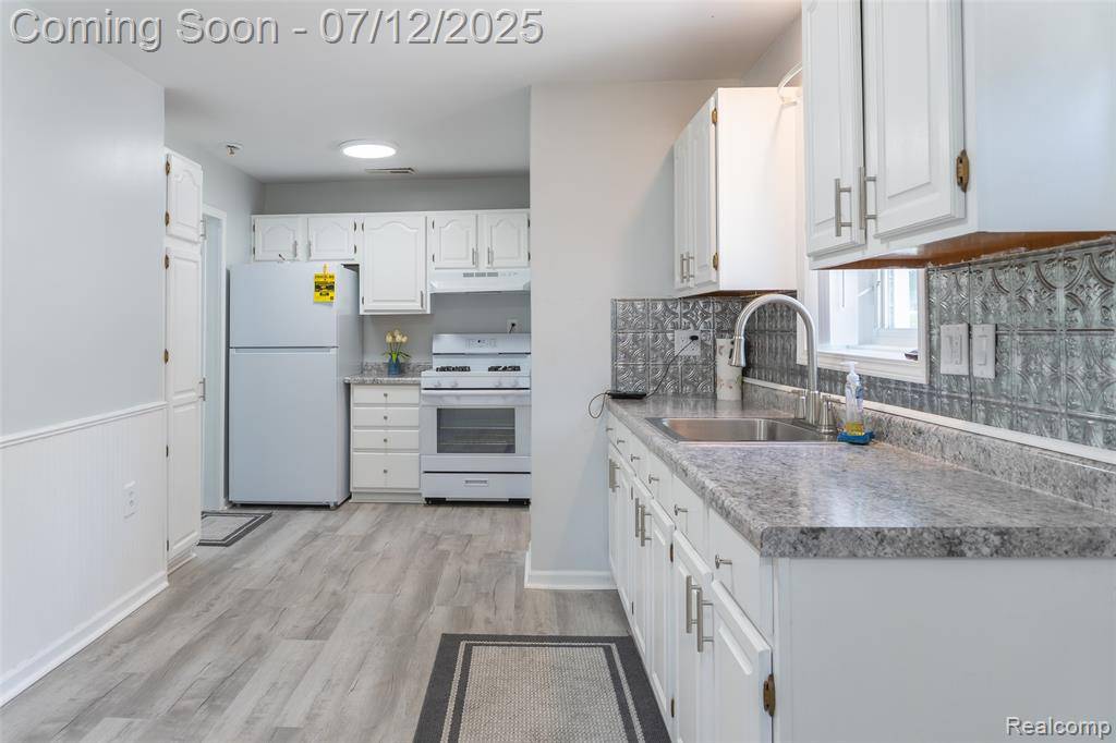 Livonia, MI 48154,14778 Harrison Street