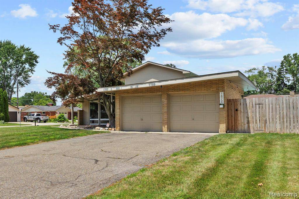 Livonia, MI 48152,18720 Blue Skies Street