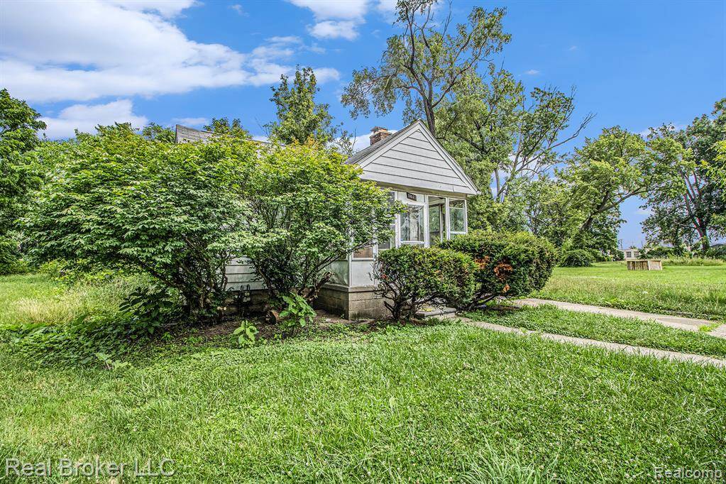 Detroit, MI 48223,13576 Warwick Street