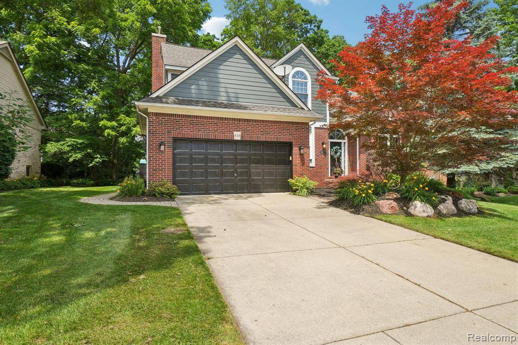 Rochester Hills, MI 48307,678 Twin Oaks Court