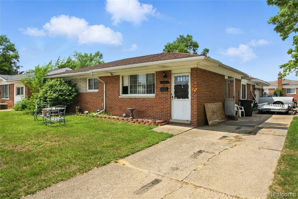 Westland, MI 48186,34728 Somerset Street
