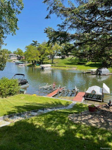 Clarkston, MI,4684 CLINTON DR. Drive