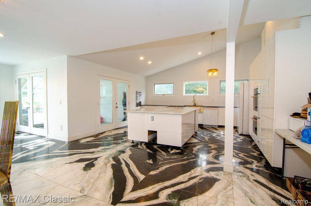 West Bloomfield, MI,3865 STONECREST Road