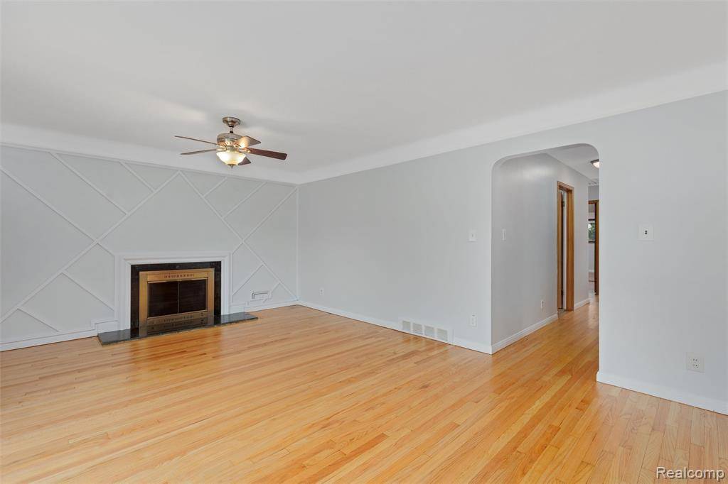 Oak Park, MI 48237,24031 Eastwood Street