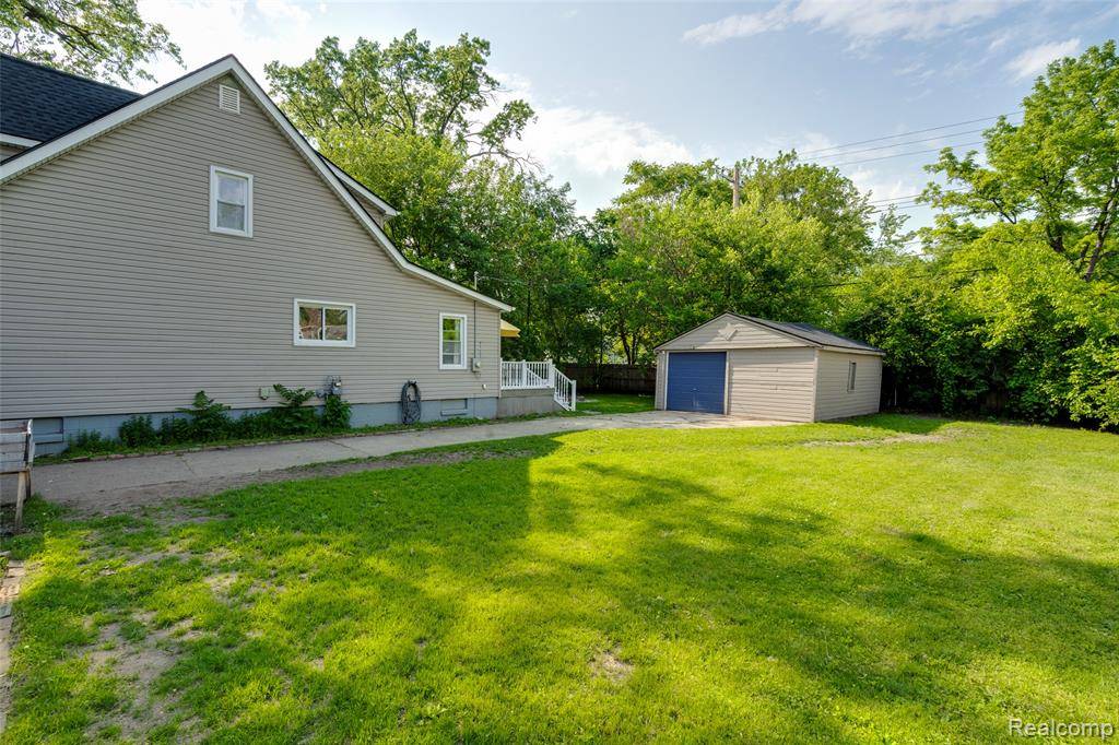 Hazel Park, MI 48030,1217 E Madge Avenue