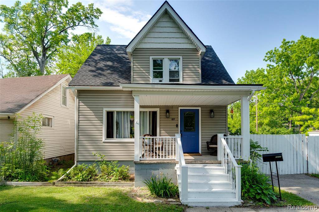 Hazel Park, MI 48030,1217 E Madge Avenue