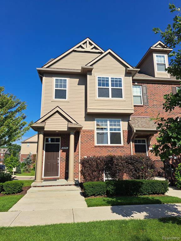 Rochester, MI 48307,2690 HELMSDALE Circle