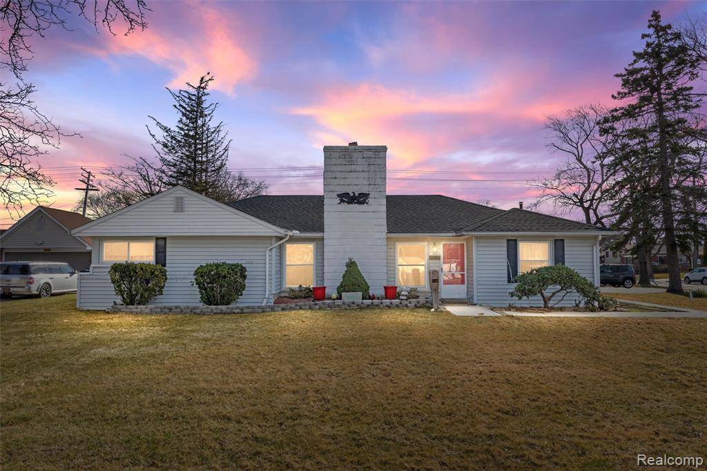 Saint Clair Shores, MI 48082,30260 HARPER Avenue