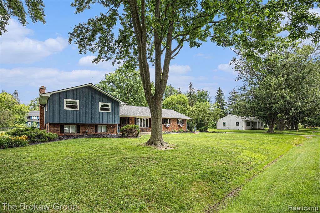 Capac, MI 48014,420 N Neeper Street