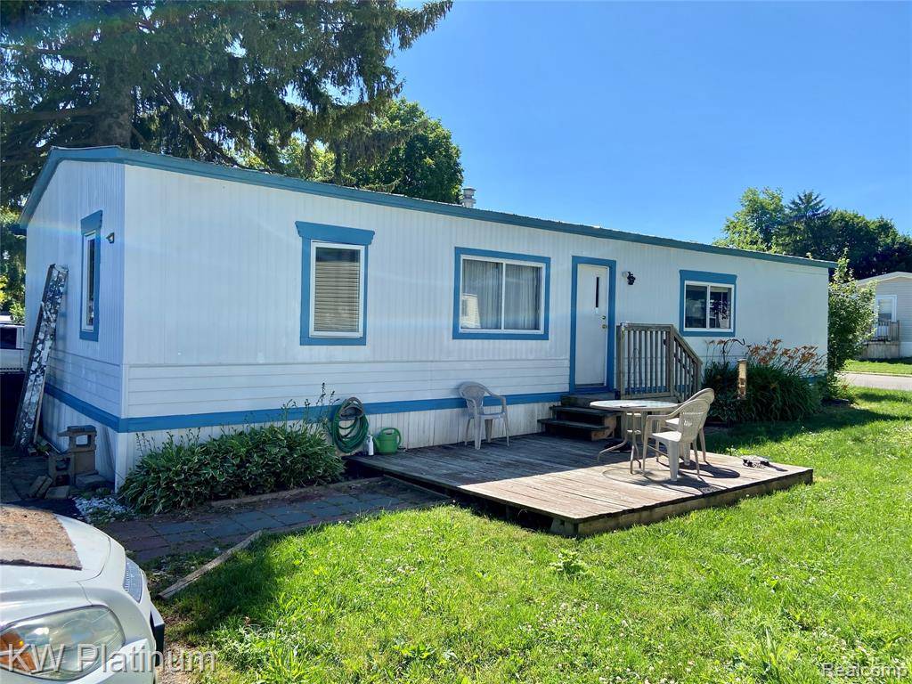 Lake Orion, MI,25 CANARY HILL