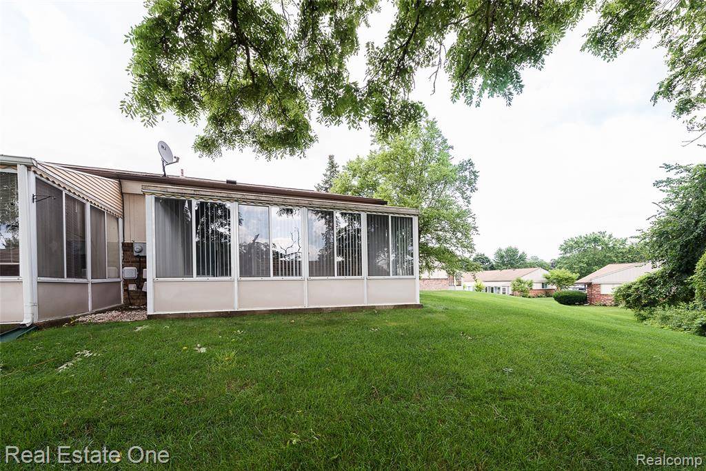 South Lyon, MI 48178,25229 Potomac