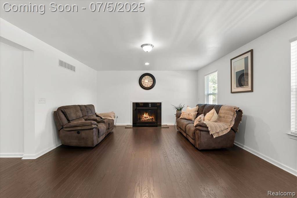 South Lyon, MI 48178,21422 Navarra Drive