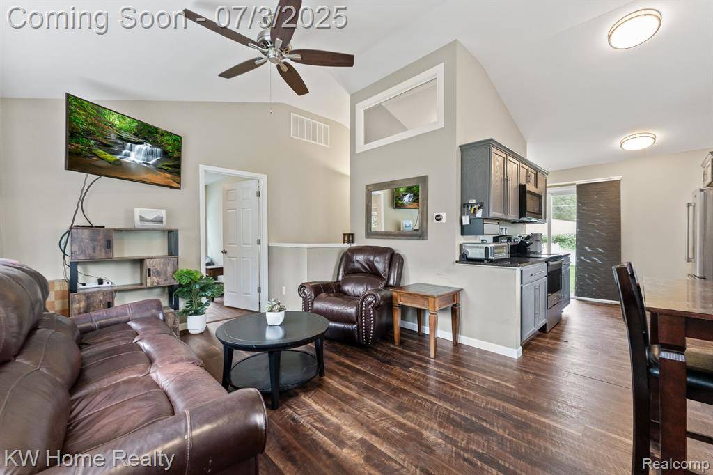 Waterford, MI 48327,5575 Berkley Drive