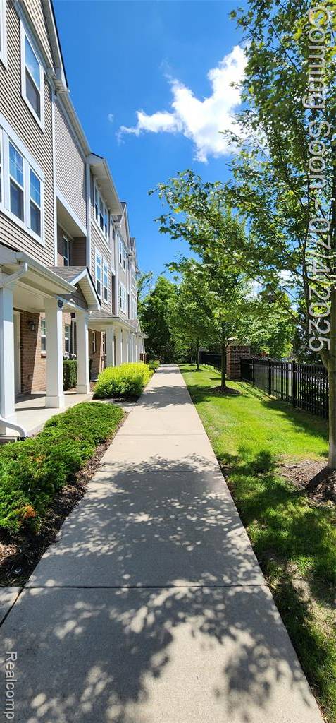 Wixom, MI 48393,3247 Chambers West