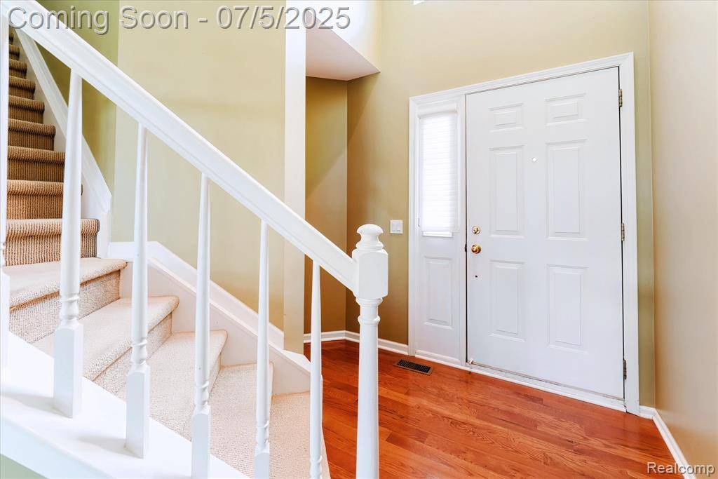 Troy, MI 48085,5934 Creekside Drive
