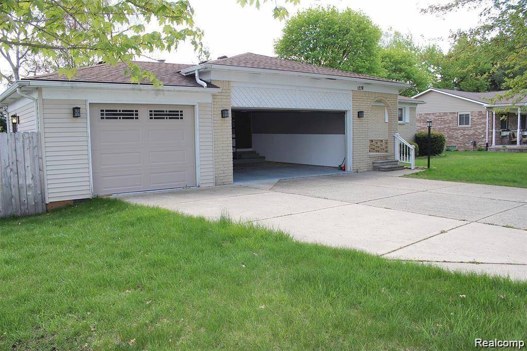Troy, MI 48083,1220 TORPEY Drive