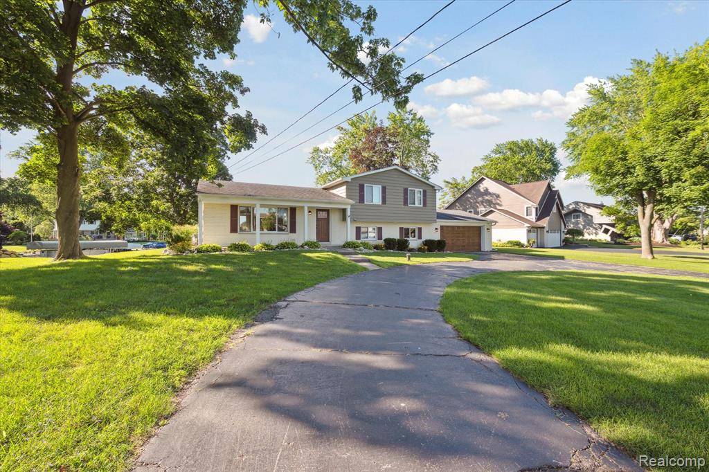Commerce Twp, MI 48382,5100 Surfwood Drive