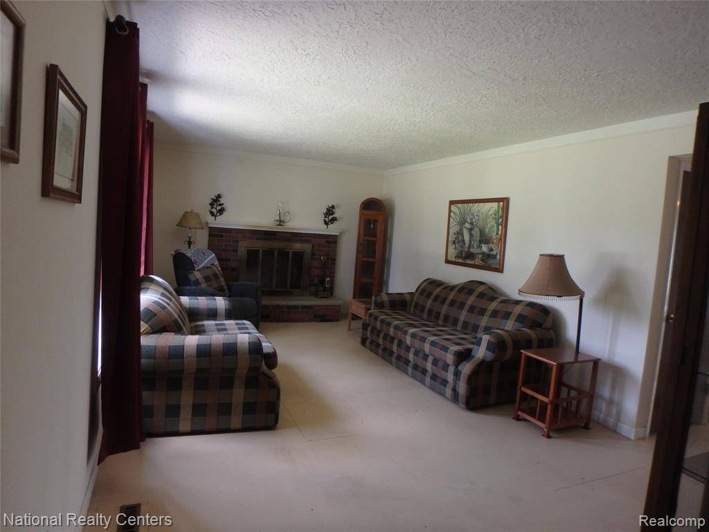 Ortonville, MI 48462,215 Grange Hall Road