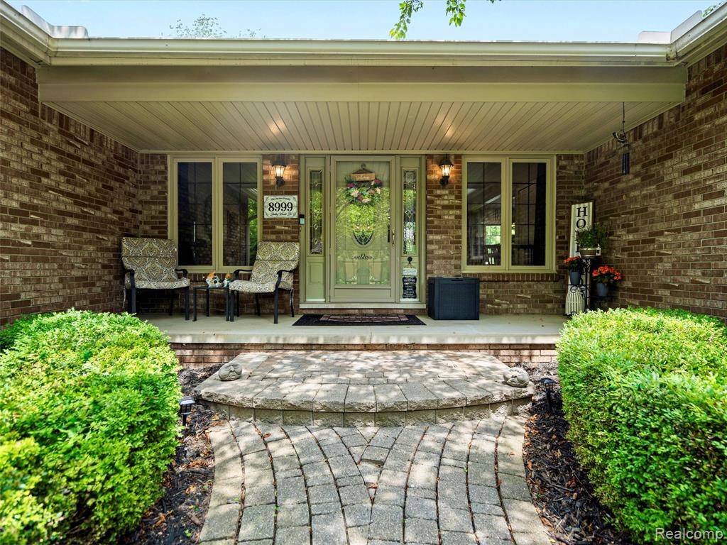 Shelby Twp, MI 48317,8999 Shelby Woods Drive