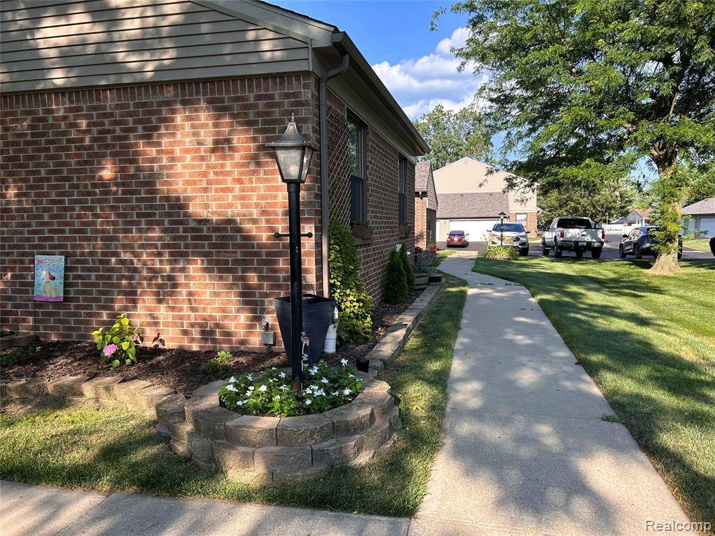 Trenton, MI 48183,27024 Winchester Court