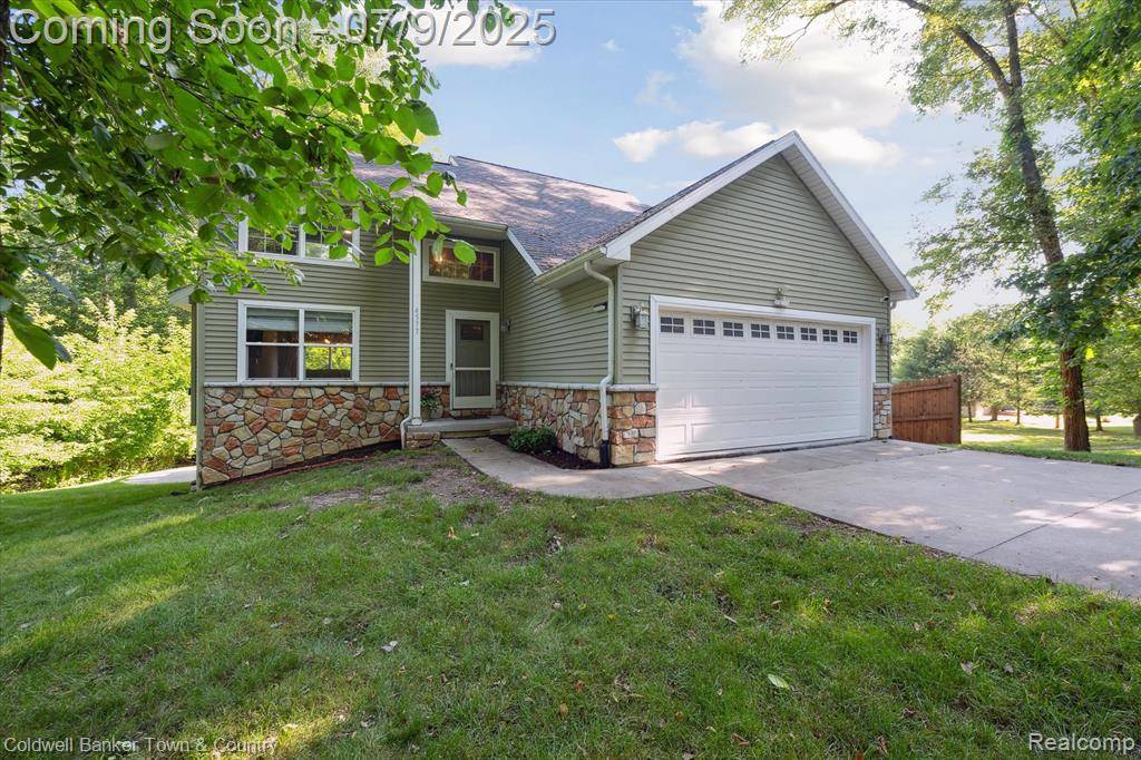 Pinckney, MI 48169,4577 Oaklawn Drive