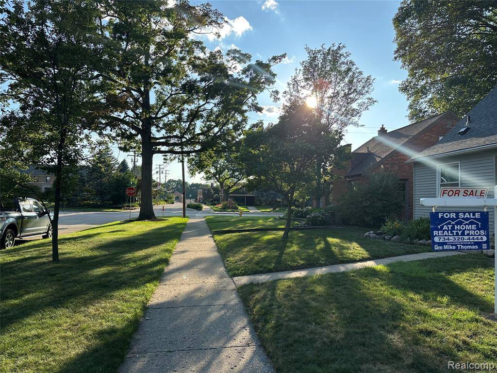Dearborn, MI 48128,24934 Wilson Ave Avenue